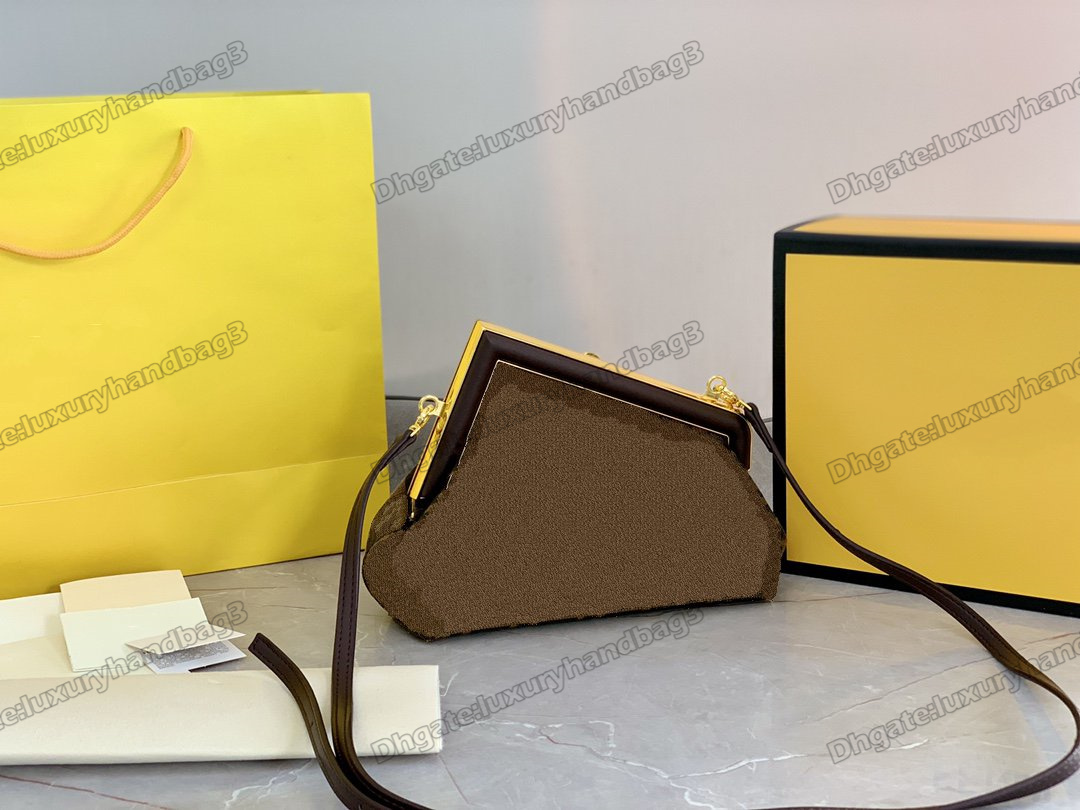 

Fashion First Medium Leather Clutch Bag Classic Designer Handbag Women Luxurys Fur Shoulder Bags Purse Crossbody
