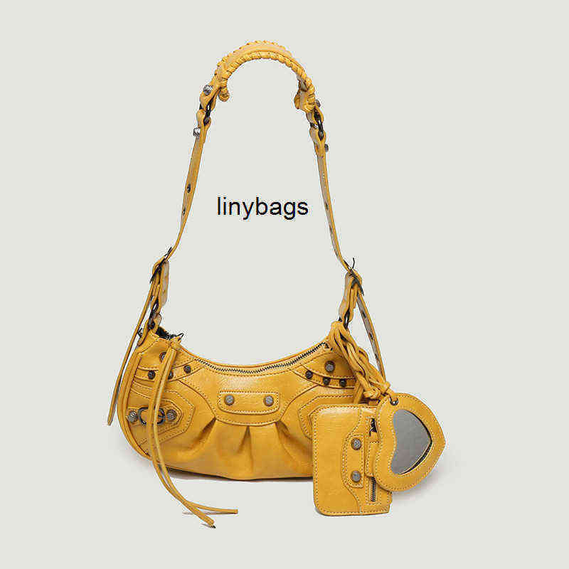 

Designer Balencaigass Bags High Grade Women 2022 Classic Motorcycle Fashion Texture Small Square Ins Foreign Style Hand Armpit 0XNU U0J8, Pink