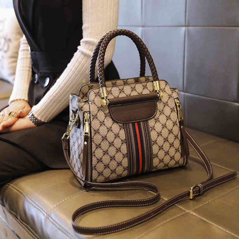 

Purses sale Leather women's bag new printing large capacity bucket bag one shoulder handbag versatile Messenger Bag, Beige gray