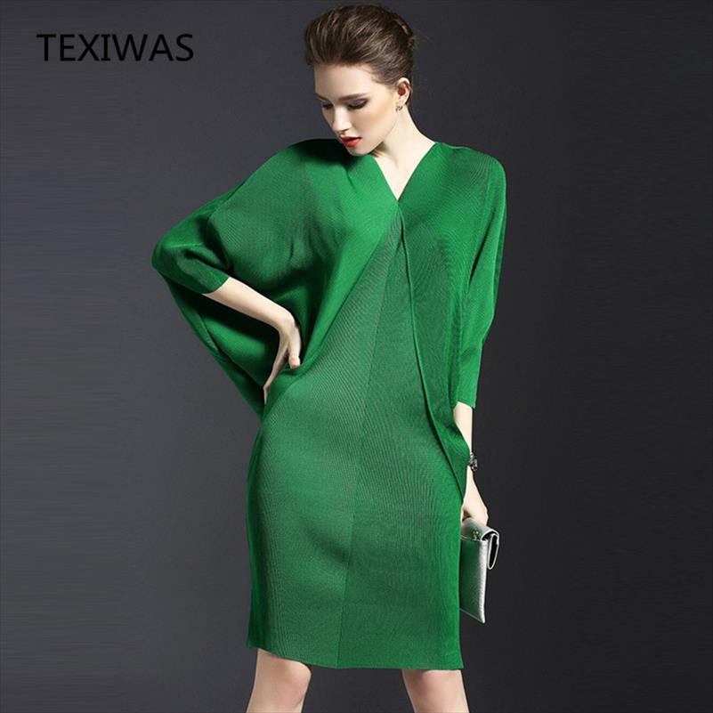 

Spring And Autumn Temperament V-neck Dress Bat Long Sleeve Womens Bag Buttocks Solid Color Fold, Blue