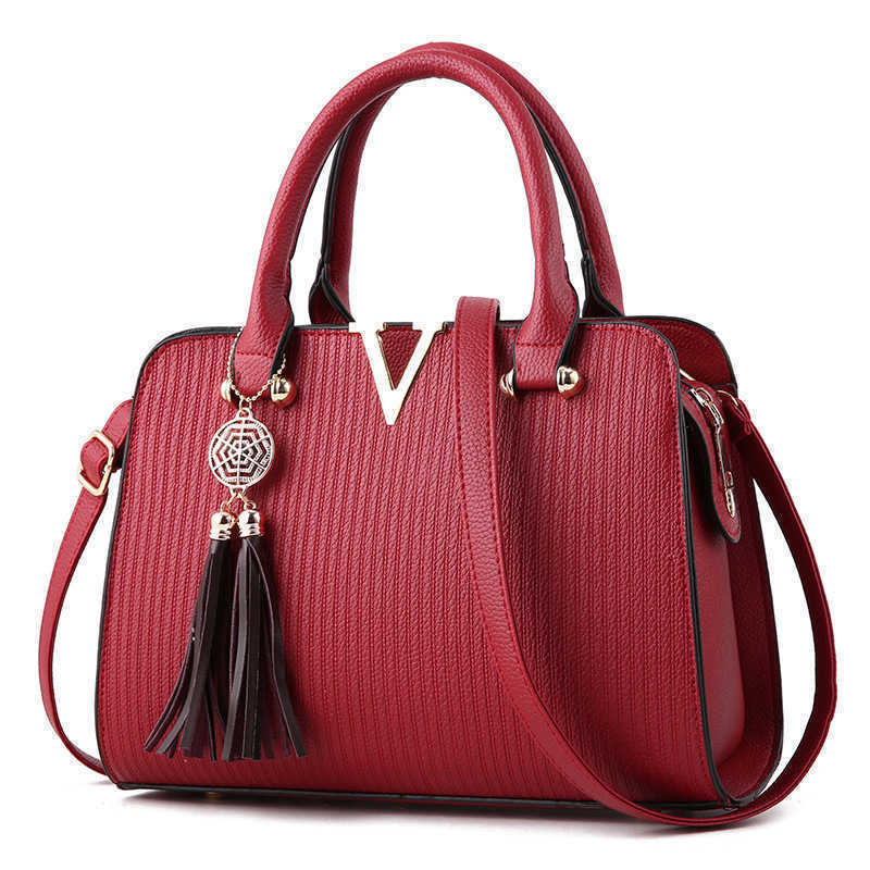 

2022Big V handbag fashion trend women's bag new women's Pu letter bag tassel oblique cross bag, Wine red