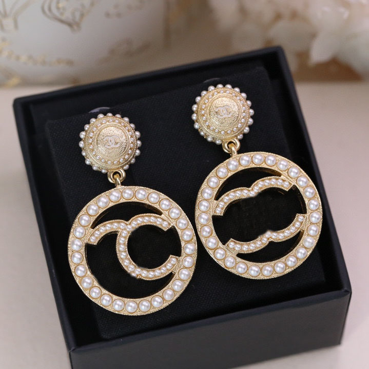 

2022 Top quality Charm drop earring with nature shell beads and hollow design for women engagement jewery gift have box stamp box PS4137A