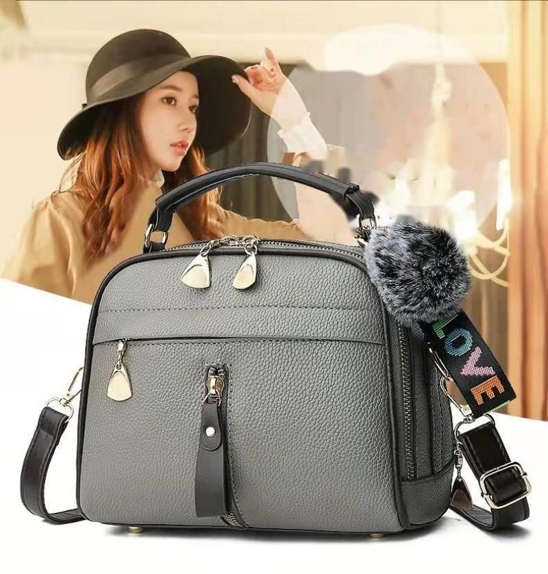 

Evening Bags Fresh And Sweet Shoulder Bag Simple Temperament Ladies Pu Leather Messenger Fashion Hair Ball Pendant Handbag Shoppin, Black