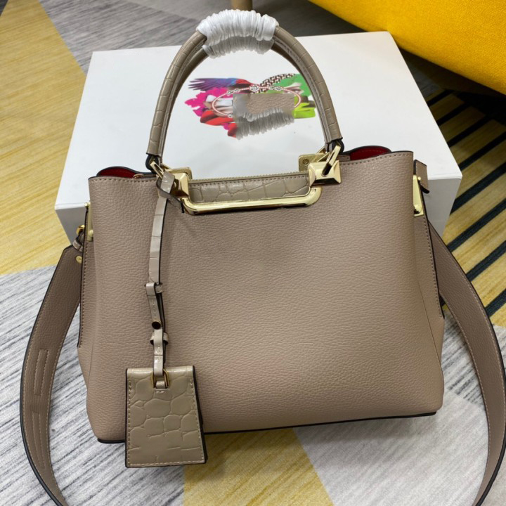 

Black Nylon Handbag Tote Bag For Women Luxury Designers Bag High Capacity Ladies Casual Shopping bags leather totes, Customize