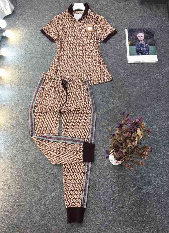 

Womens Two Piece Pants All-over Classic Graphic Print T-shirt With Striped Panelled Trousers 2 Piece Sets Luxury Designer Tracksuits Women Clothing