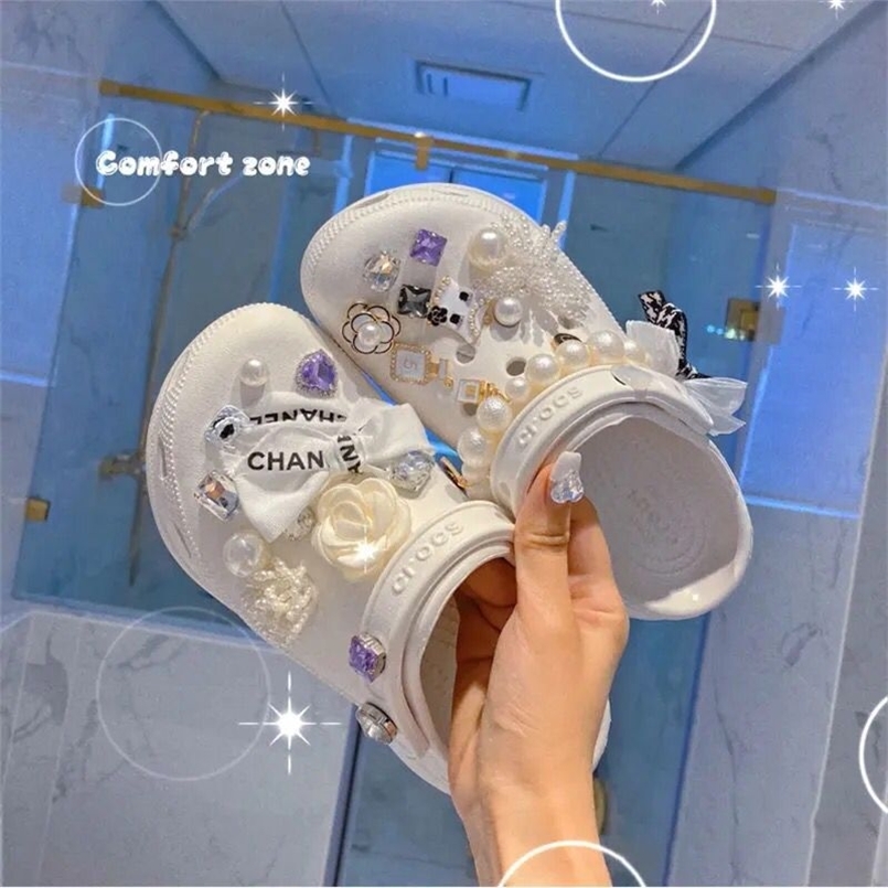 

1 Set Women s Sandals Designer Croc Charms Gemstone Cool Kwaii Shoe Decorations Pearl Metal Accessories 220720