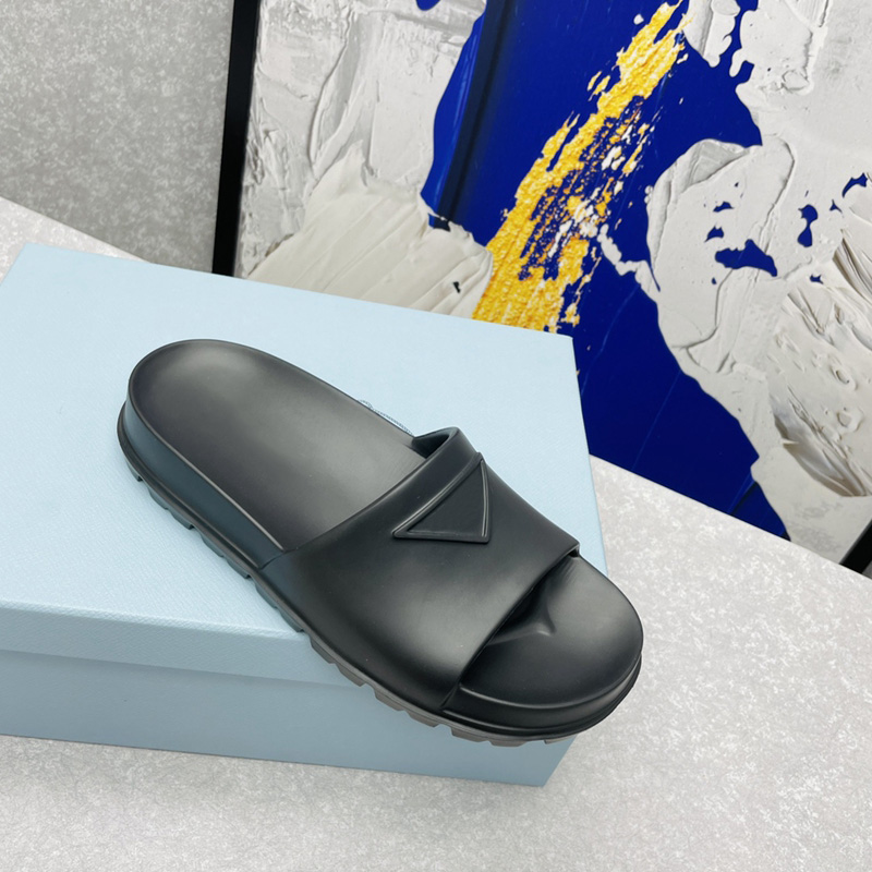 

Triple Black White Rubber Slides Man Woman Foam Runners Slipper Summer Beach Mules Sandals Designers Flat Slide Lugged Rubber Tread Sole Casual Fashion