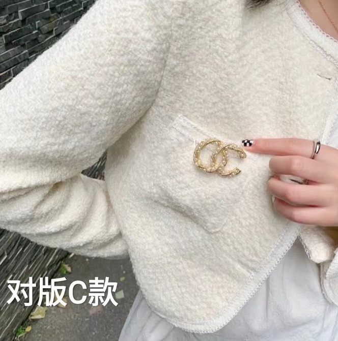 

Brand Designer Letters Brooch Fashion Famous C Double Letter Brooches Crystal Pearl Charm Luxury Couples Individuality Rhinestone Suit Pin Jewelry Accessories