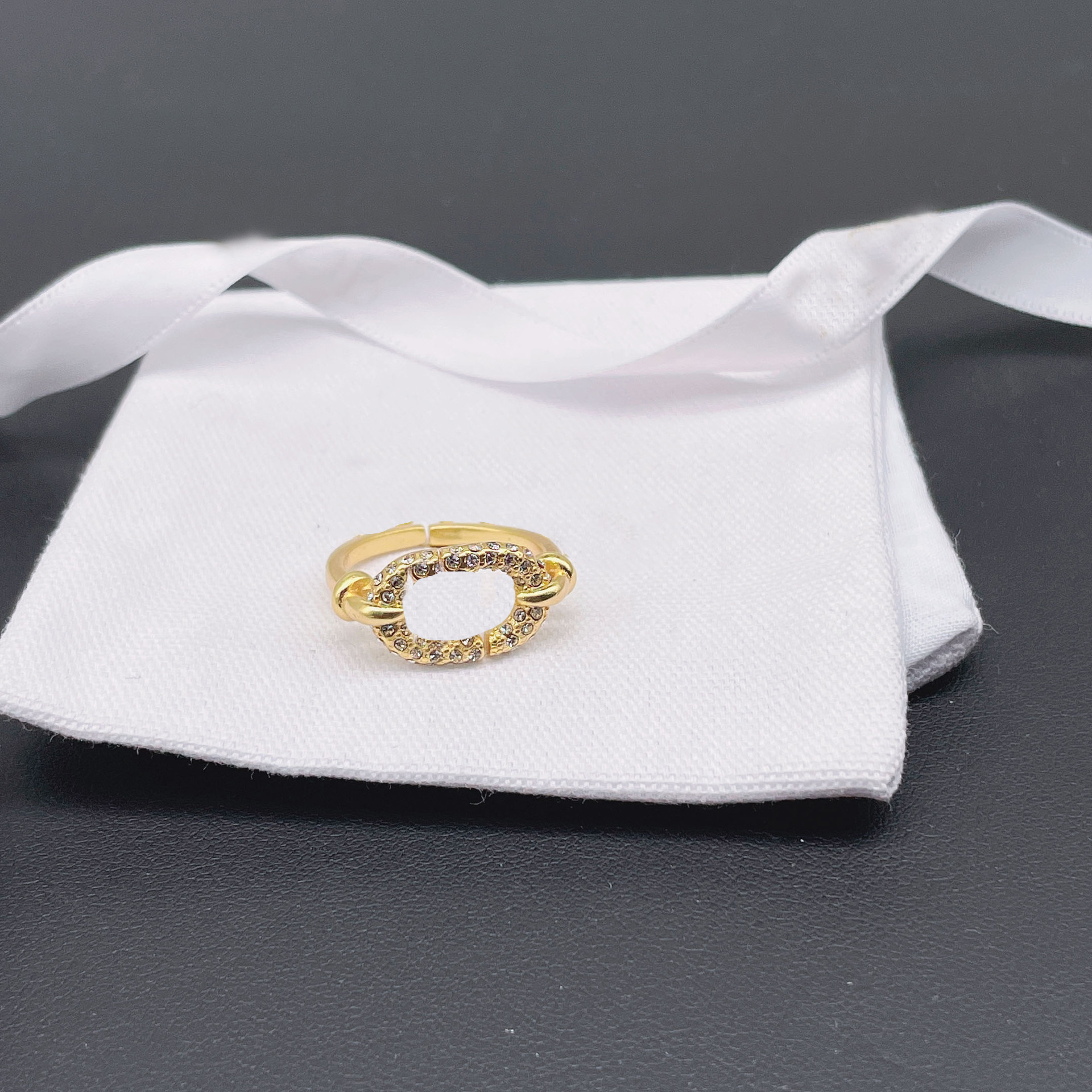

Vintage stones Letter Ring Ladies Classic Temperament Explosive High Version Ring