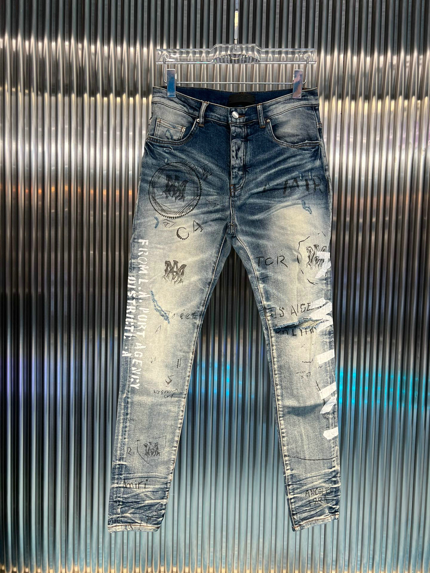 20SS013 Mens Designer Jeans Distressed Ripped Biker Slim Fit Motorcycle Denim For Men s Top Quality Fashion jean Mans Pants pour hommes