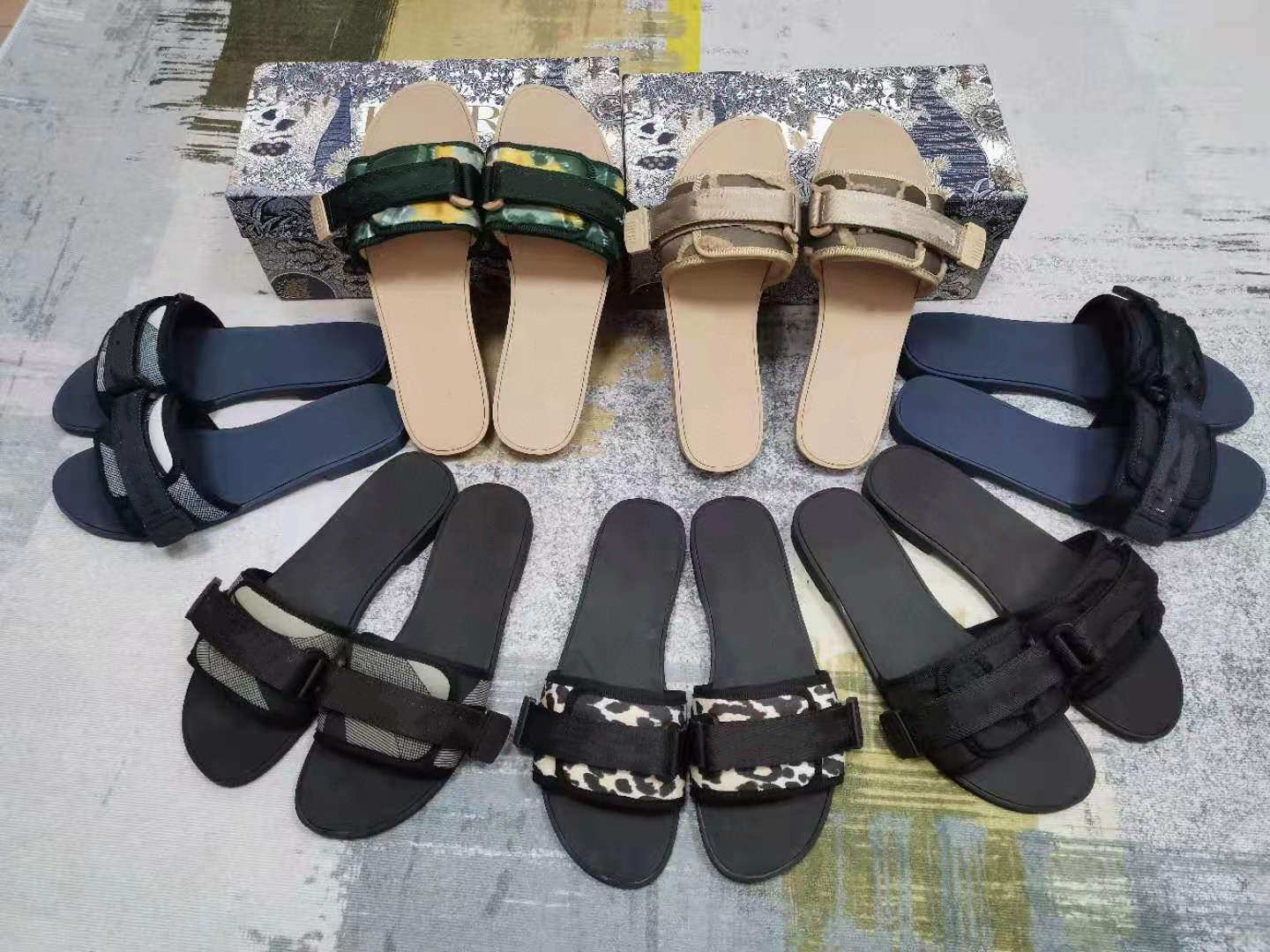 

2022 designer sandals men slippers Gear bottoms Flip Flops ladies luxury fashion casual size 35-42with box