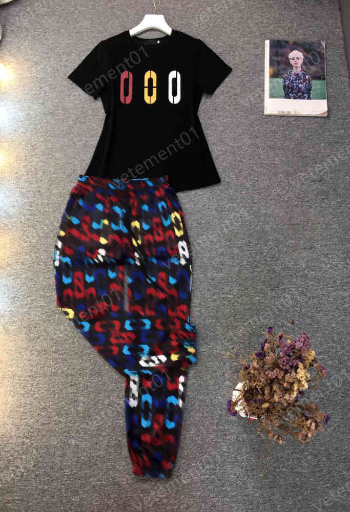 

Womens Two Piece Pants Girls Tunic Printed Short-sleeved T-shirt And Colorful Logo Trousers 2 Piece Sets Luxury Designer Tracksuits Women Clothing