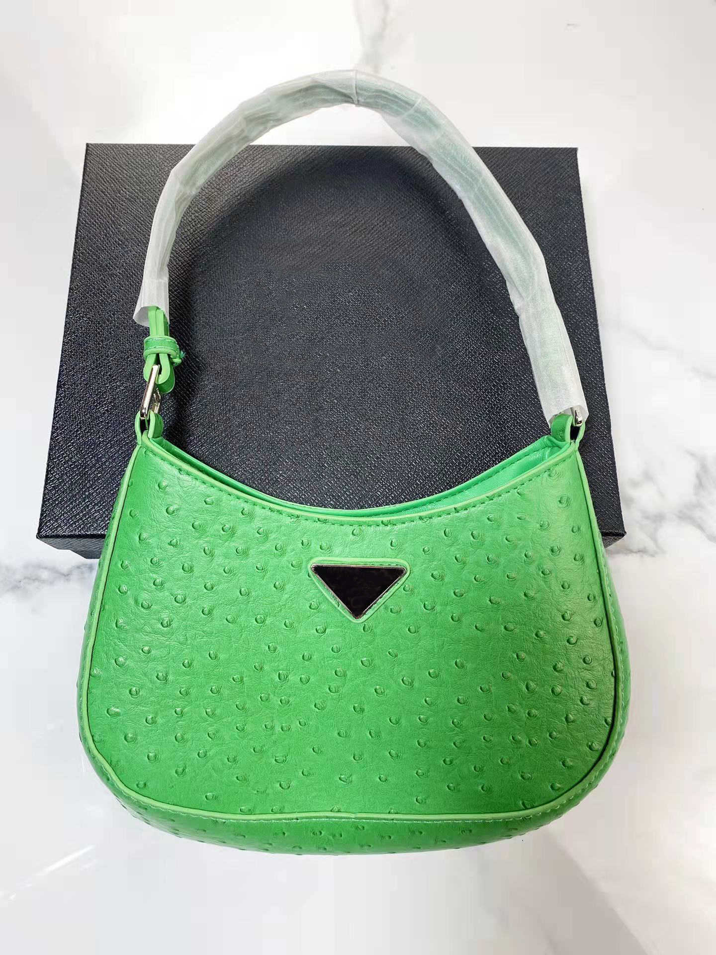 

2022 High Quality Ladies Triangle PU Kids Messenger Handbags Designers Leather Underarm Bag Student Girls Portable Retro Purse Crossbody S41401 S