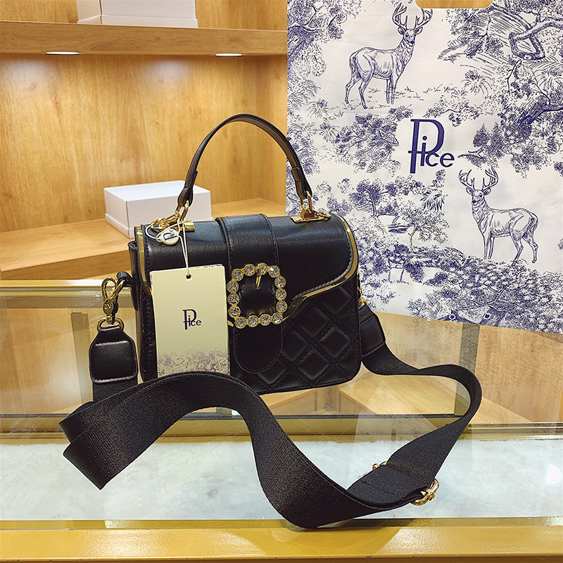 

Wholesale factory leathers shoulder bag with thicken and three layers of leather handbag elegant solid color studded handbags classic plaid backpacks, White-6065