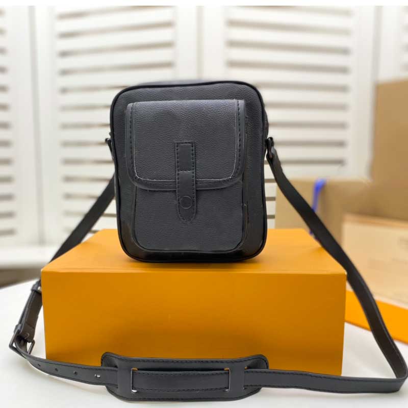 

Men designer shoulder bags high quality Canvas leather man messenger bag Fashion mini crossbody wallet multiple phone Pocket M69404, Black