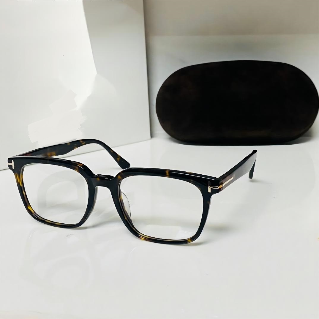 

Optical glasses are neutral summer 5626-B style retro plate square full frame glasses random frame