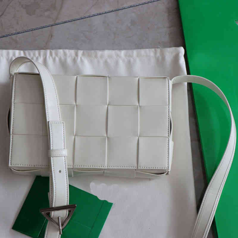 

Cassette Bottegas Venetas Handbag Cassette Female 2022 Plaid Woven Pillow Silver Triangle Buckle Single Shoulder Messenger Small Square Bag With Logo, Light yellow