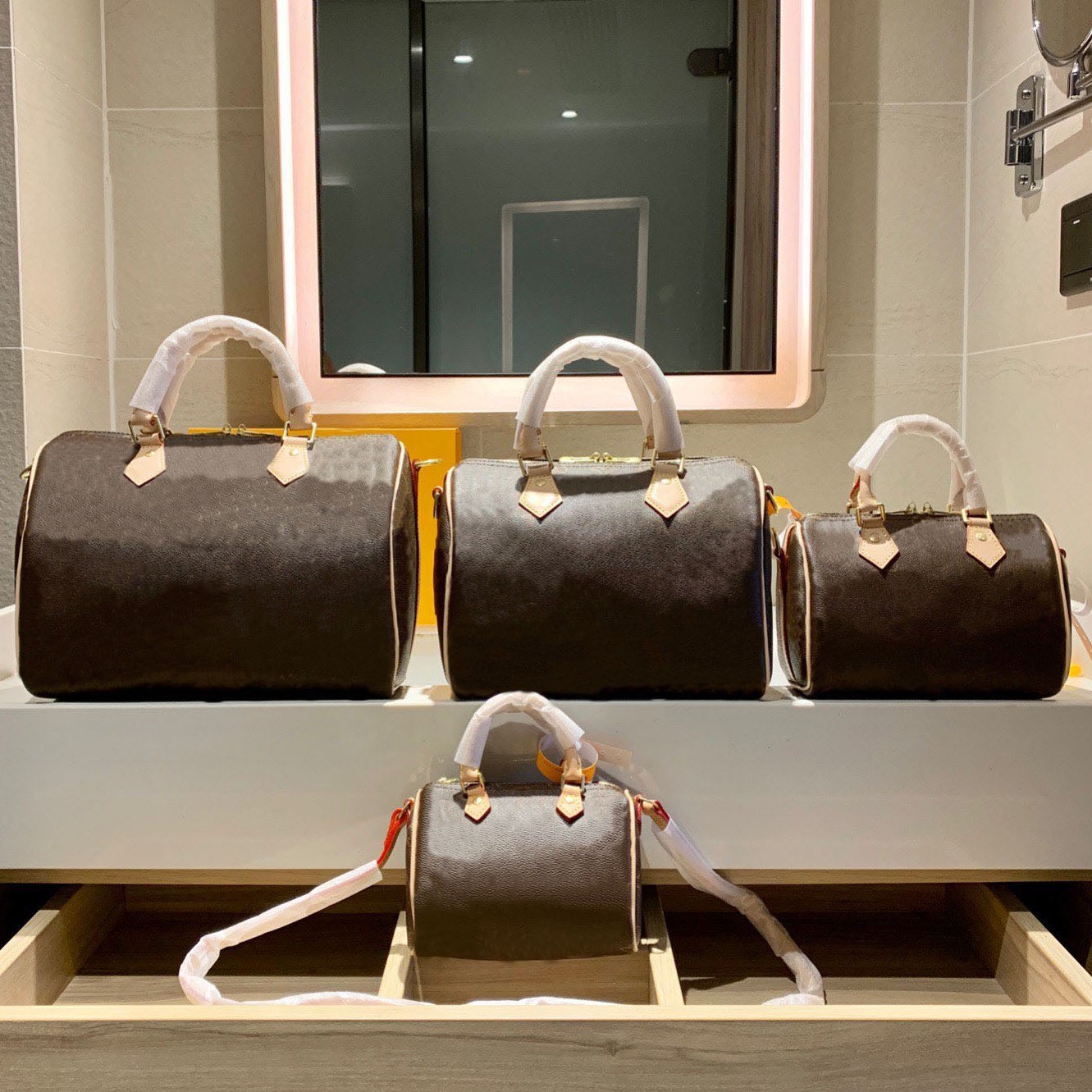 2022 Lady Wallet Shoulder Crossbody Bag Wallets Hot Pillow Cylinder Totes Shopping Purse Handbag Zipper ToteBackpack Women Luxurys Designers Bags Pu
