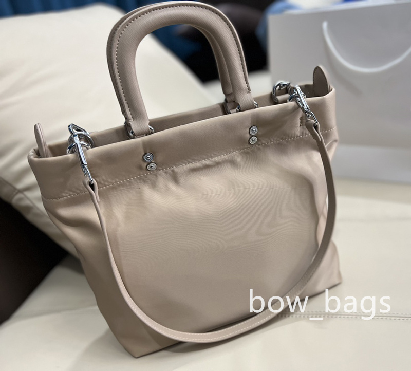 Tote Canvas Shopping Bag Classic Outdoor Packs Stuff Sacks Fashion Functional Designer Handles Crossbody Shouler Luxury Purses 2022 Top Quality L