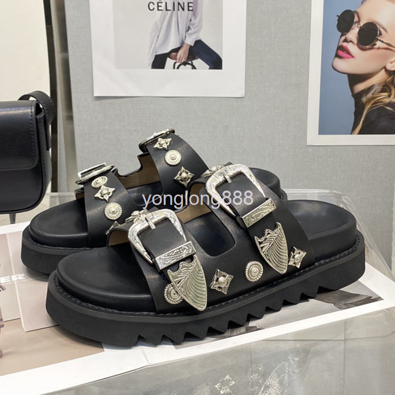 Slippers summer dark black wind minority toga metal slippers women's heavy industry rivet leather thick soled sandals