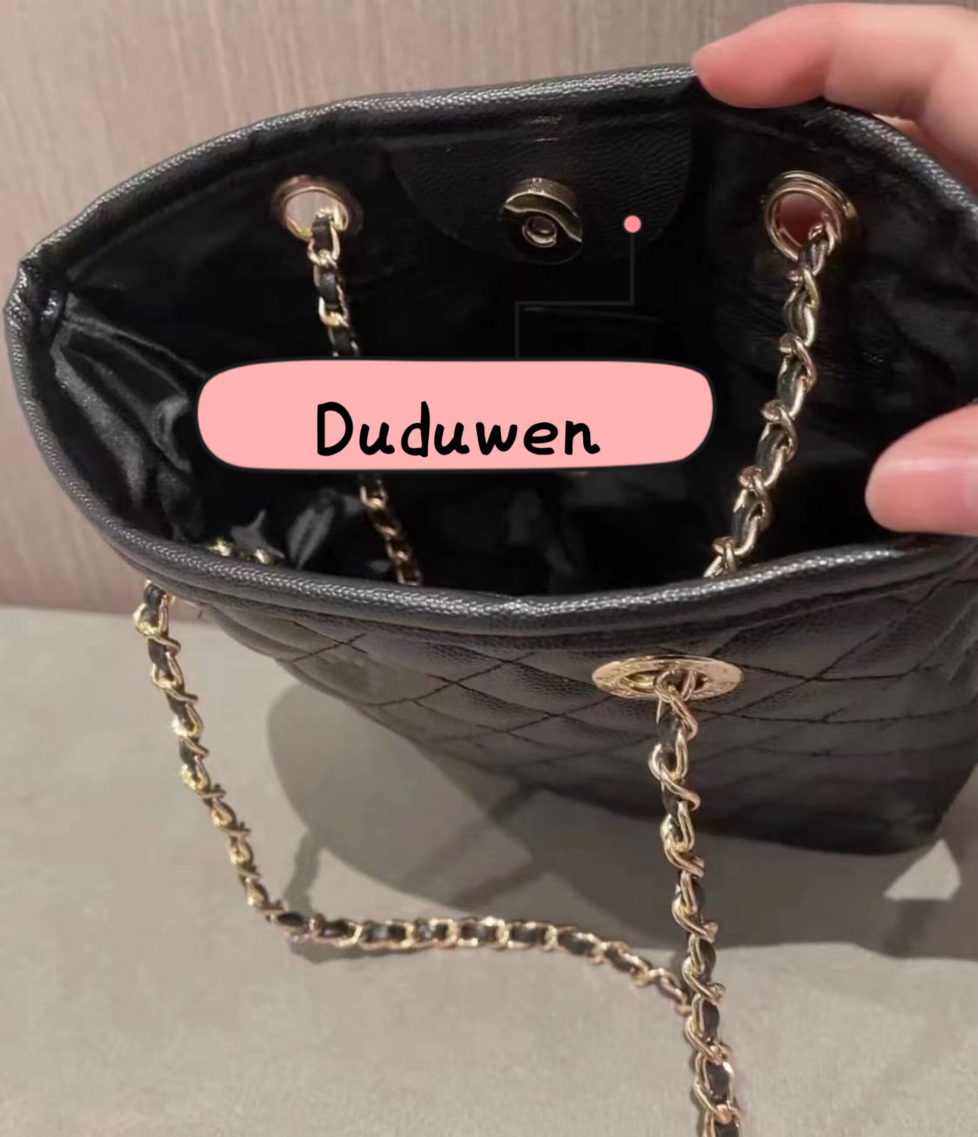 

23X22X9CM Smart C cosmetic bag female wash makeup bags classical lady fashion Shopping pu tote c hardware For Travel case, Pink