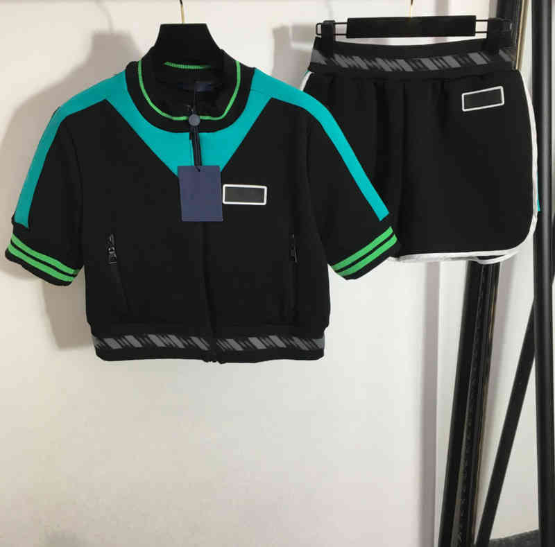 

Womens Two Piece Pants Fashion Brand Short Letter Logo Zipper Cardigan Jacket Top And Casual Shorts 2 Piece Sets Luxury Designer Tracksuits 0912