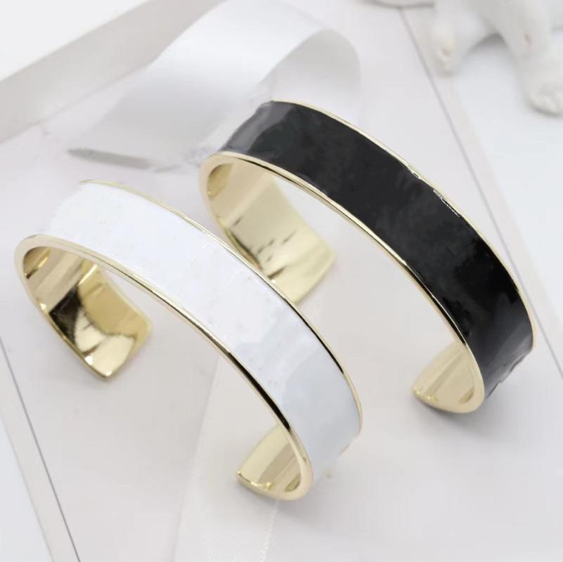 

Bangle Top Brand Fashion Designer Vintage Metal Bangles Black White Letter Party Open Luxury Jewelry GiftBangle BangleBangle