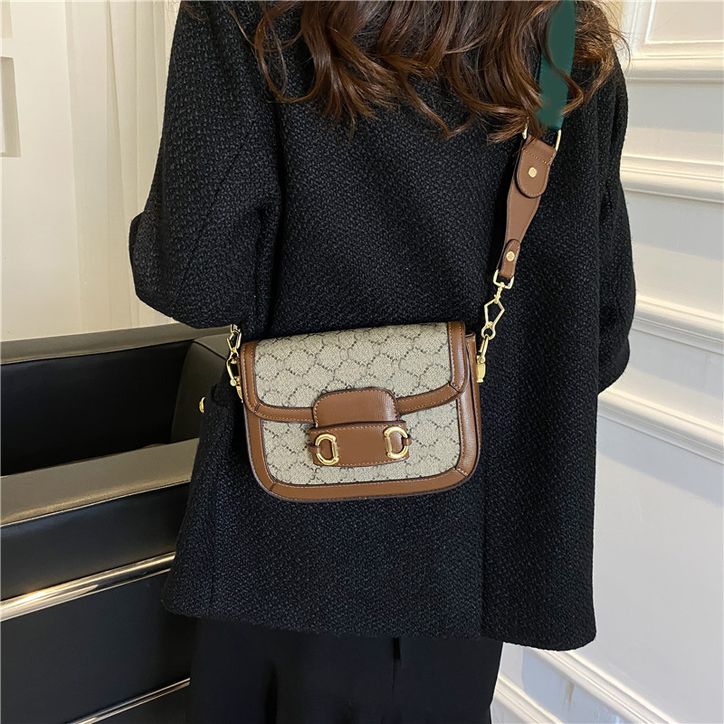 

saddles bag shoulder Bags Luxurys Hot designers Lady high Quality 2022 Women handbag Fashion handbags mother cossbody Clutch wallet totes printing purse letters, No bags
