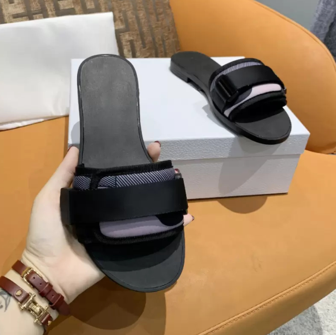 

2022 Paris Ladies Luxury Designer Sandals Slippers Fashion Summer Girls Beach Women Sandals Slippers Flip-Flops Loafers Sexy Embroidered Shoes Big Size, Colour-2