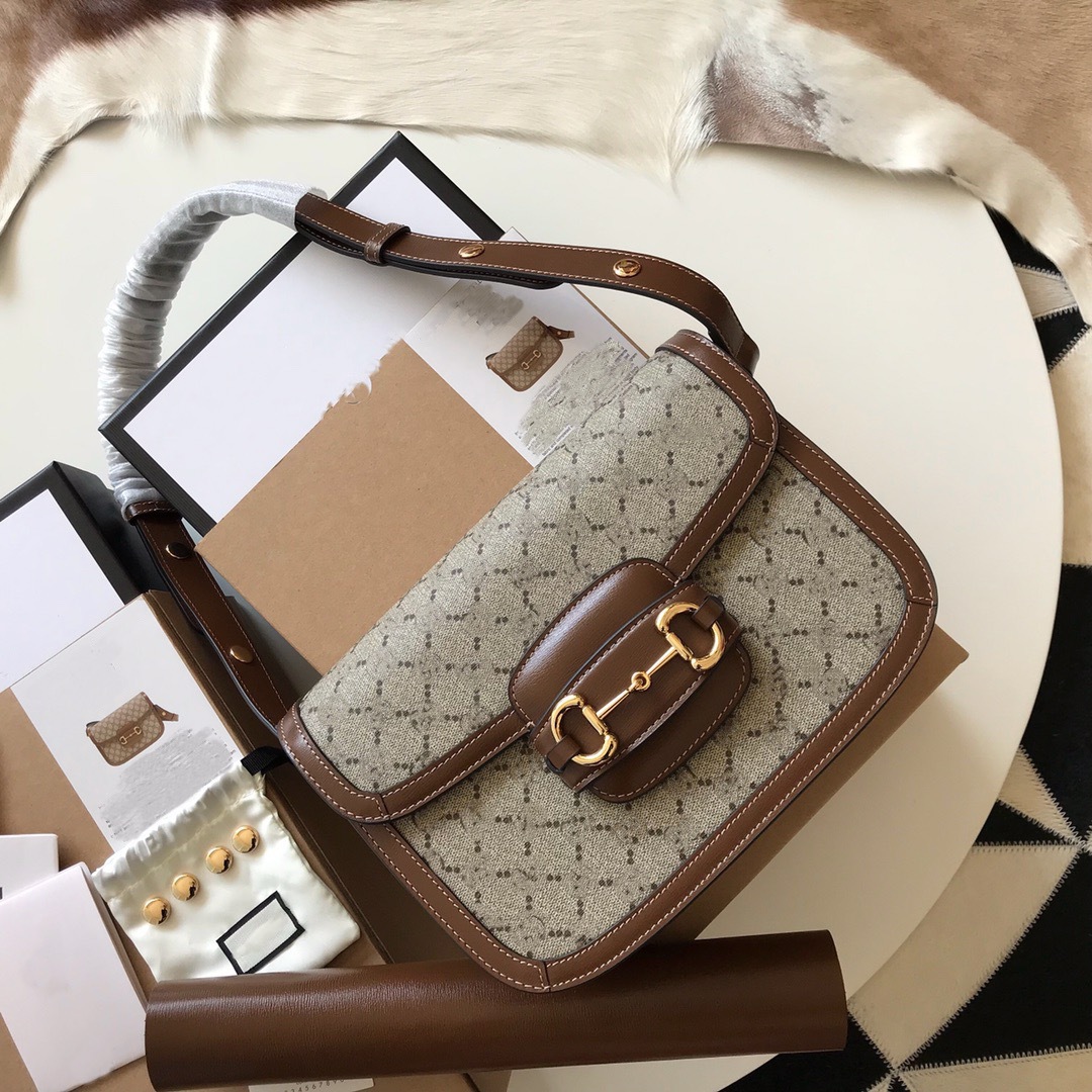 

2022 Famous Designer Lady Fashion Bag Genuine Leather Classic Retro Simplicity Saddle Bags Horsebit Messenger Package, Burgundy