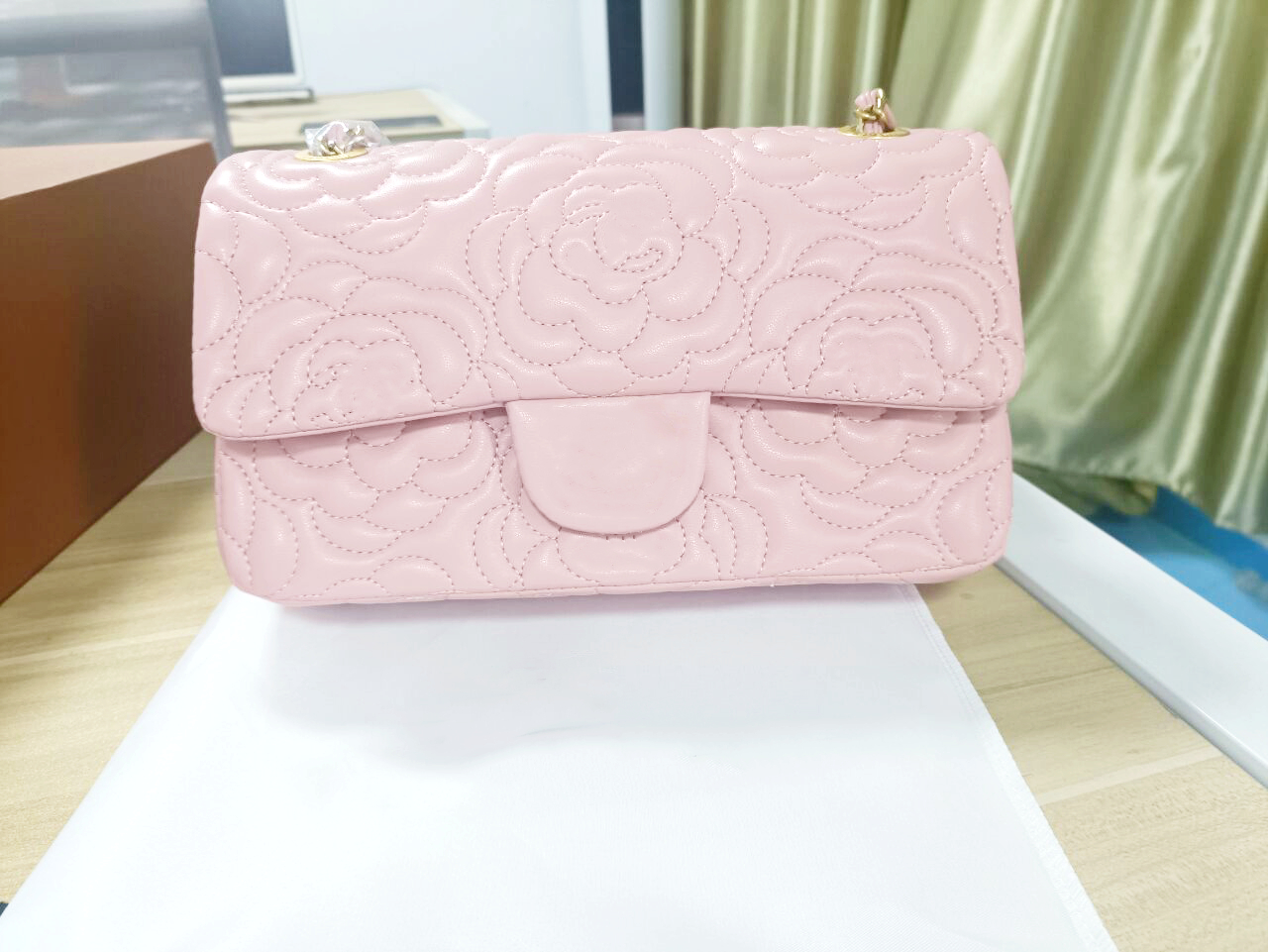 Camellia Double Flap Quilted Designer Bag Real Leather Embroidery Pink Green Gold Metal Chain One Shoulder Crossbody Coin Purse Luxury Ladies sac