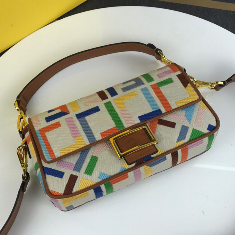 

2022TOP Shoulder Bag Designer Ladies Crossbody Portable Canvas Embroidered Baguette Fashion Versatile High Quality Letter Wallet Party Banquet Selection, Multi-color