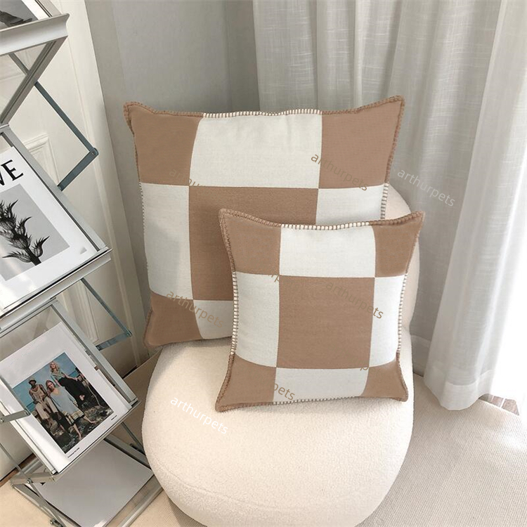 

Plaid Square Cushions Designer Cushion Decorative Pillow Letter Printed Fashion Cushions Cotton Covers Home Decor Christmas New Year High End Throw Pillows, Navy blue
