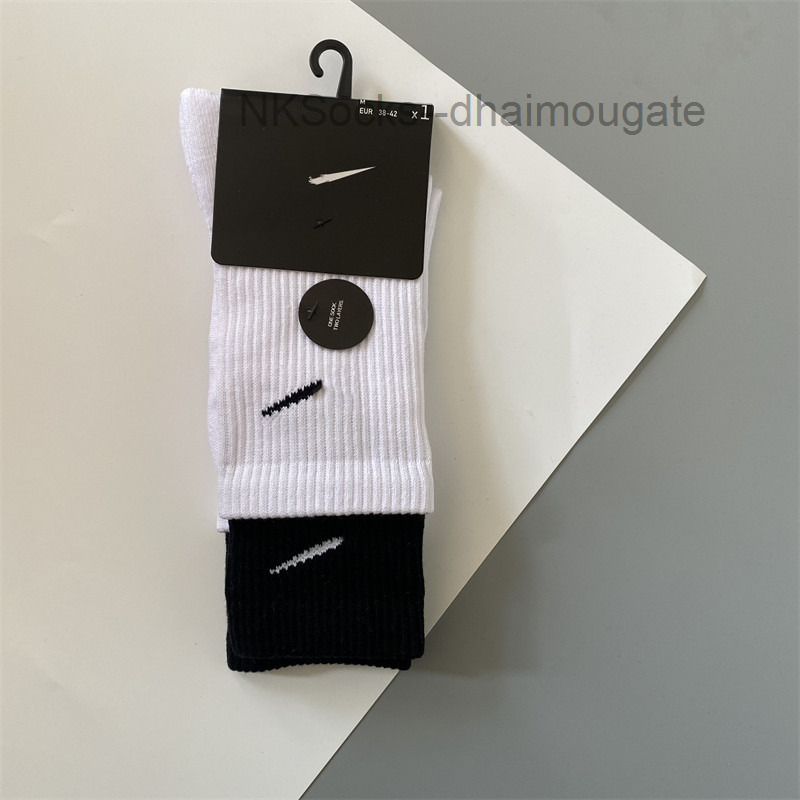 

Men Classic Fashion Socks Hook Brand Color Stitched Men's Women's Long Tube Sports Training Sock Street Couple Middle Tubes Luxury Medium Sportsocks Eur Size Q1z2, Medium tube 2