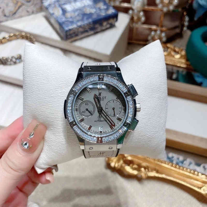

Chronograph Automatique SUPERCLONE watch Hublo Movement Watch Ingenuity Technology High-end Fashion Handsome, Black