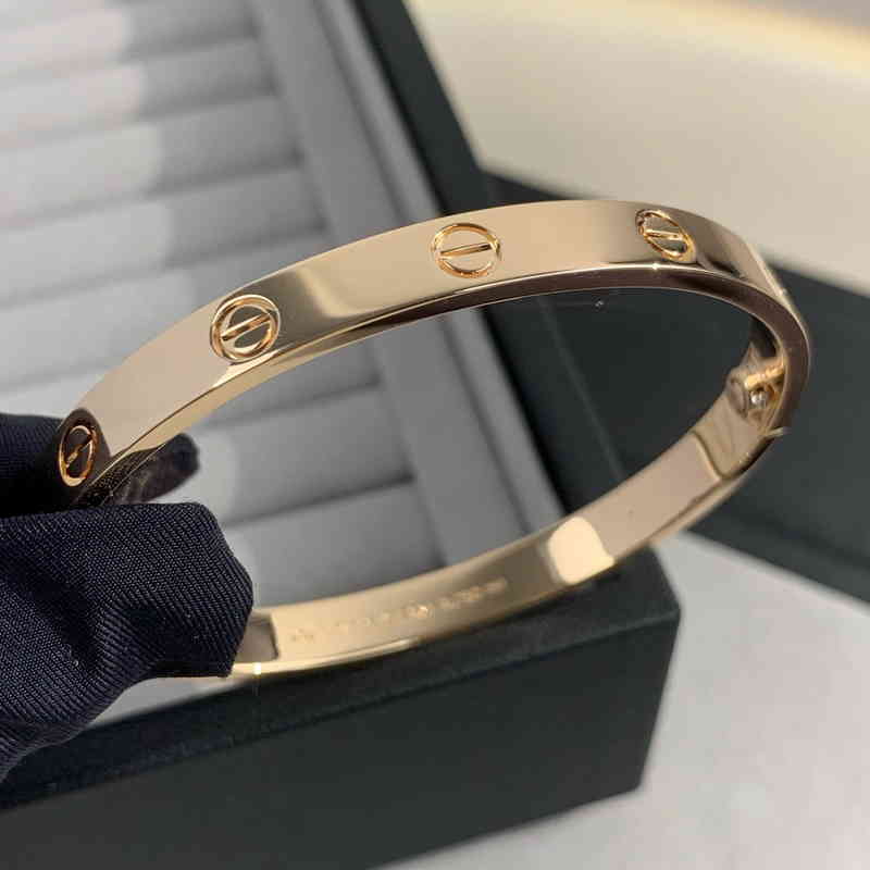 

Love series gold bangle Au 750 18 K never fade 18 21 size with box screwdriver official replica top quality luxury brand jewelry have logo QNLF