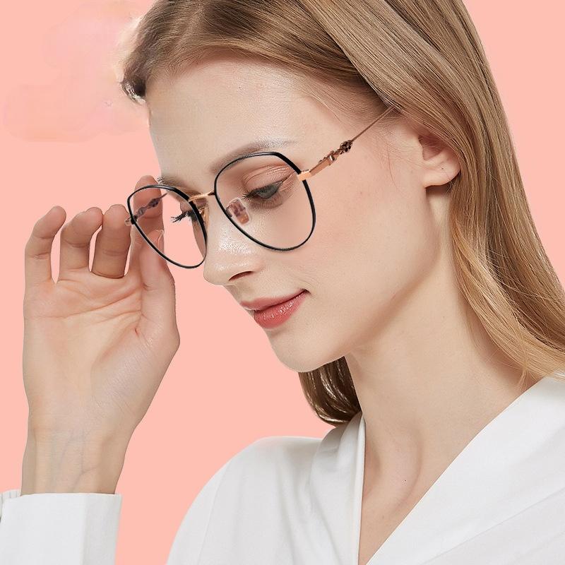 

Fashion Sunglasses Frames 2022 Round Frame Retro Pure Titanium Myopia Glasses For Women Flat Light Blue Proof Optical Men
