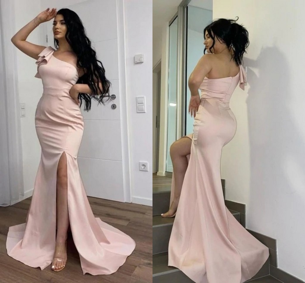 2022 Robes de demoiselle d'honneur sexy longue rose simple une épaule fendue robe de bal sirène bc12767 B0608X02