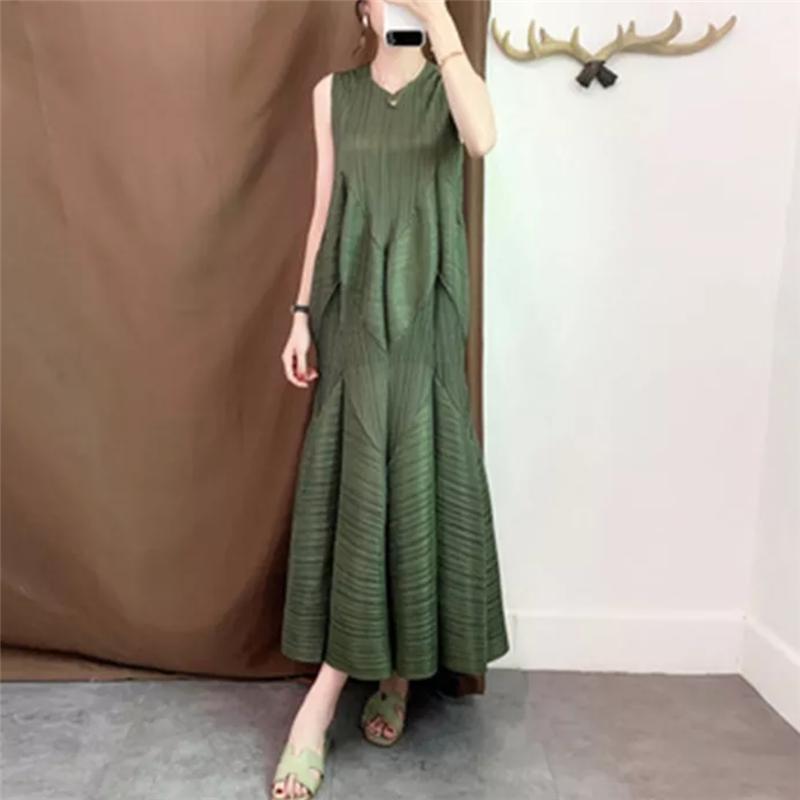 

Casual Dresses Miyake Pleats 2022 Spring Pleated Lantern Long Dress Large Size Loose Bud Causal Elegant Aesthetic Clothes In StockCasual