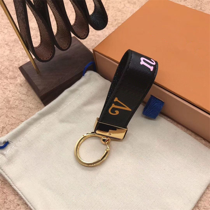 

Classic Keychain Car Key Pendant Men And Women Couple Holiday Gift Letter Bag Pendants With Box