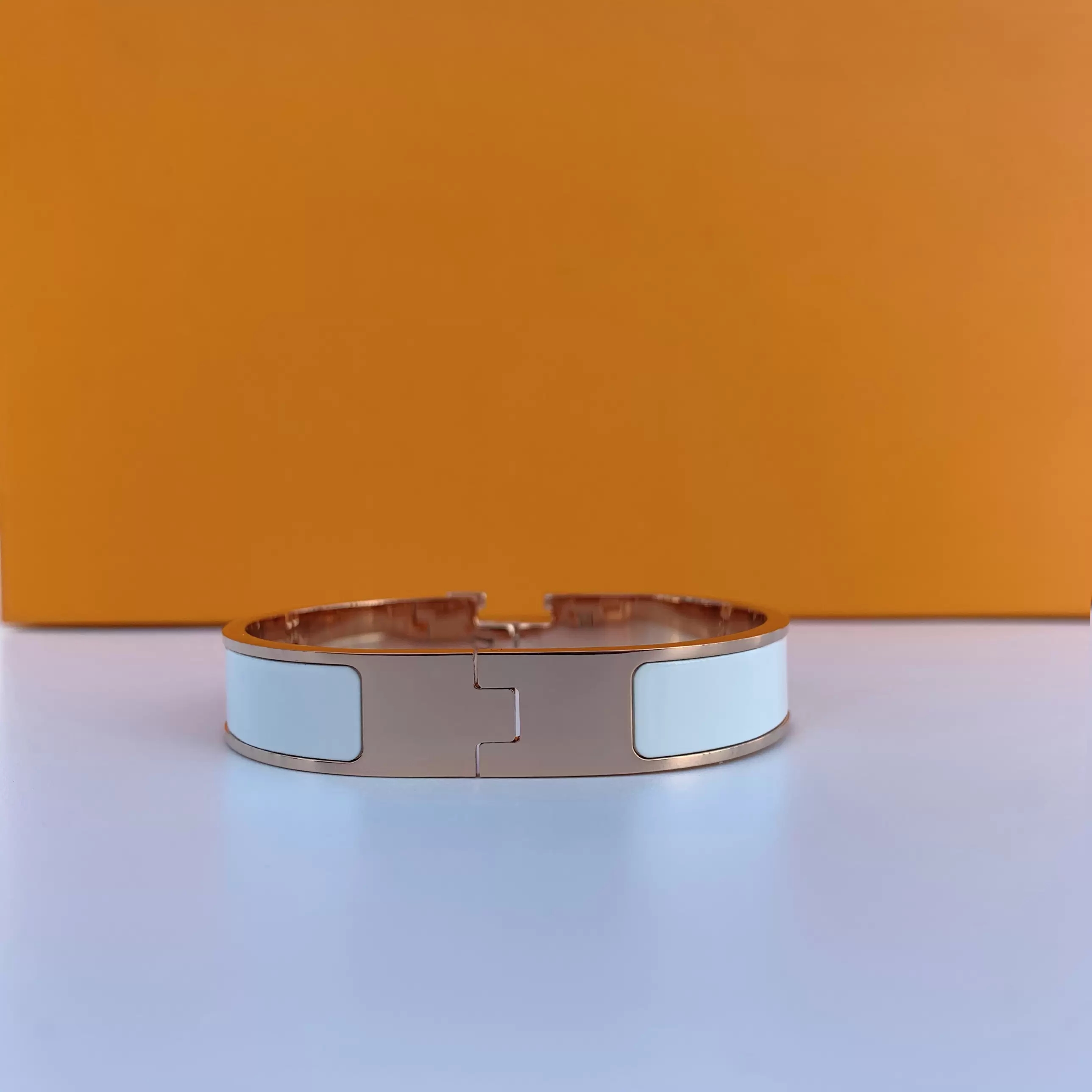 

charm bangle Designer Bracelet Bangle Stainless Steel Gold Buckle Bracelets Men and Women Beautiful Fashion Jewelry Exquisite Couple Gift