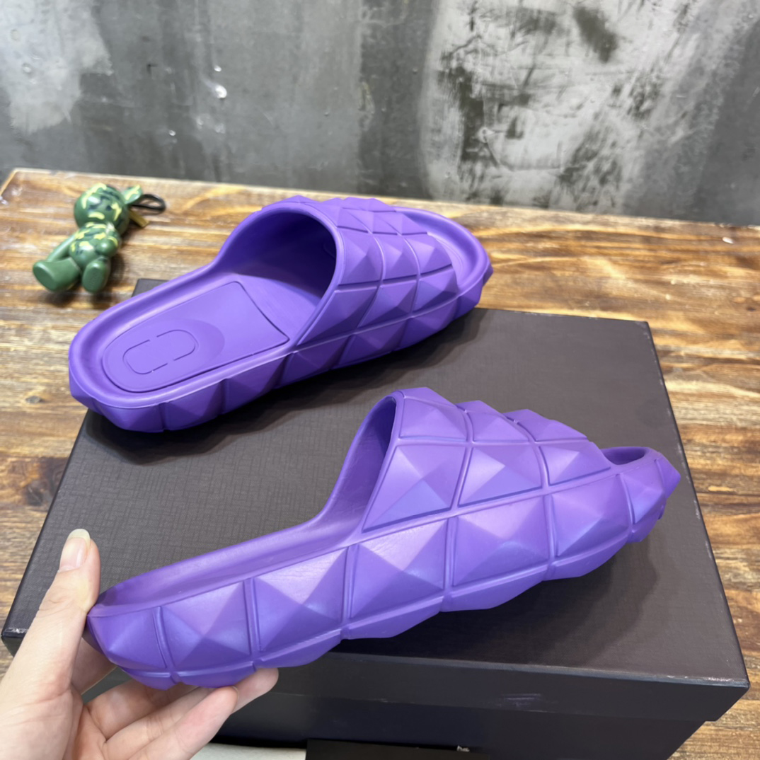 

Roman Stud Turtle Slide Sandal in Rubber Designer Jelly Rubbers Slippers Women Men Candy Color Slides Studded Sandals Summer Fashion Slipper 35-45, Customize