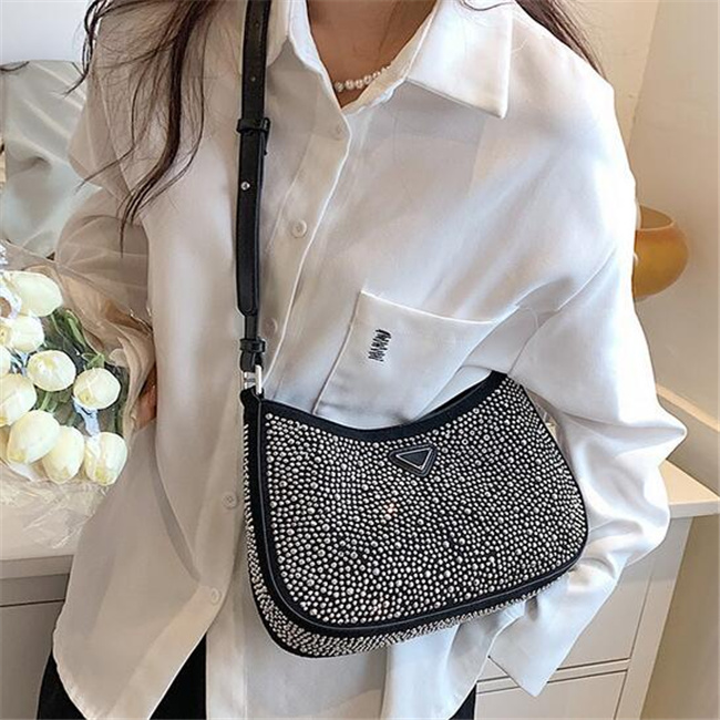 

Fashion Rhinestone Women Crossbody Bags Messenger Bag Luxurys Handbags Shoulder Bag Classic Designers Purse Zipper Woman Chest Wallet, Black