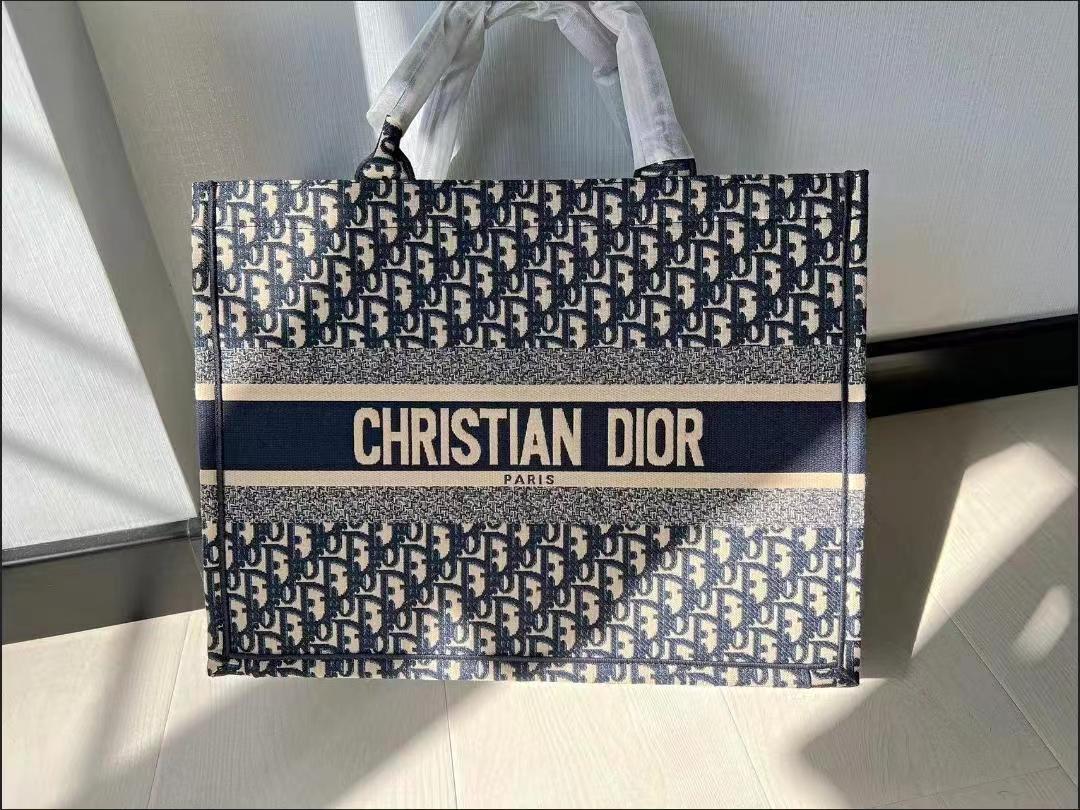 Luxury designer bag style classic style fashion trend is very beautiful