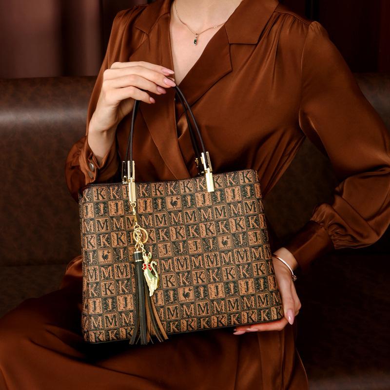 

Evening Bags Large-capacity Leather Handbags 2022 Autumn Big-name Messenger Tote High Quality Women Purse And, Dark brown