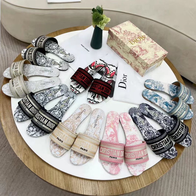 

Beach slippers Classic Flat Summer Lazy Cartoon Big Head flops leather letter Designer shoe Slides Embroidery pattern women shoes Lady sexy Sandals Large size 35-42, 18