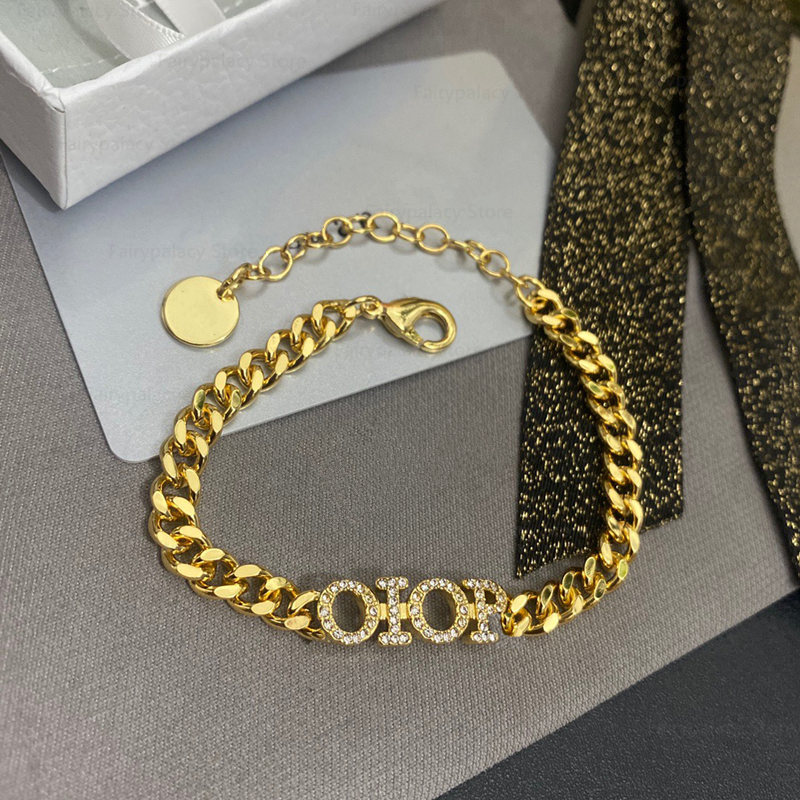 

Classic Fashion gold stainless steel Pendant Necklaces bracelet for letter Love Necklace Highly Quality Choker chains Desiger Jewelry mens women Gift