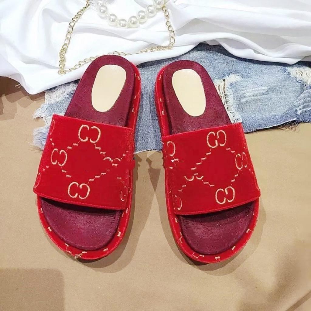 Fashionmens Womens Sandals Slippers Slide Designer Luxury Flat High Heels Flip Flops Chaussures Broidered Platform Rubber Sandal Le cuir de cuir