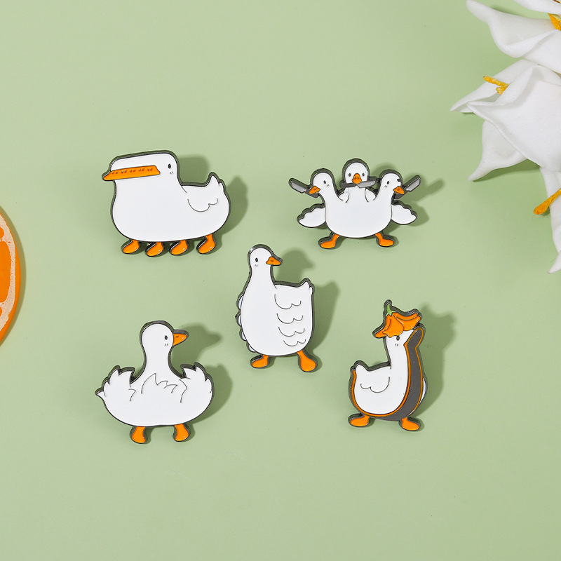 

Cute White Color Duck Animal Cartoon Brooches Pin for Women Kids Fahsion Jewelry Shirt Coat Dress Denim Bag Decor Metal Enamel Pin