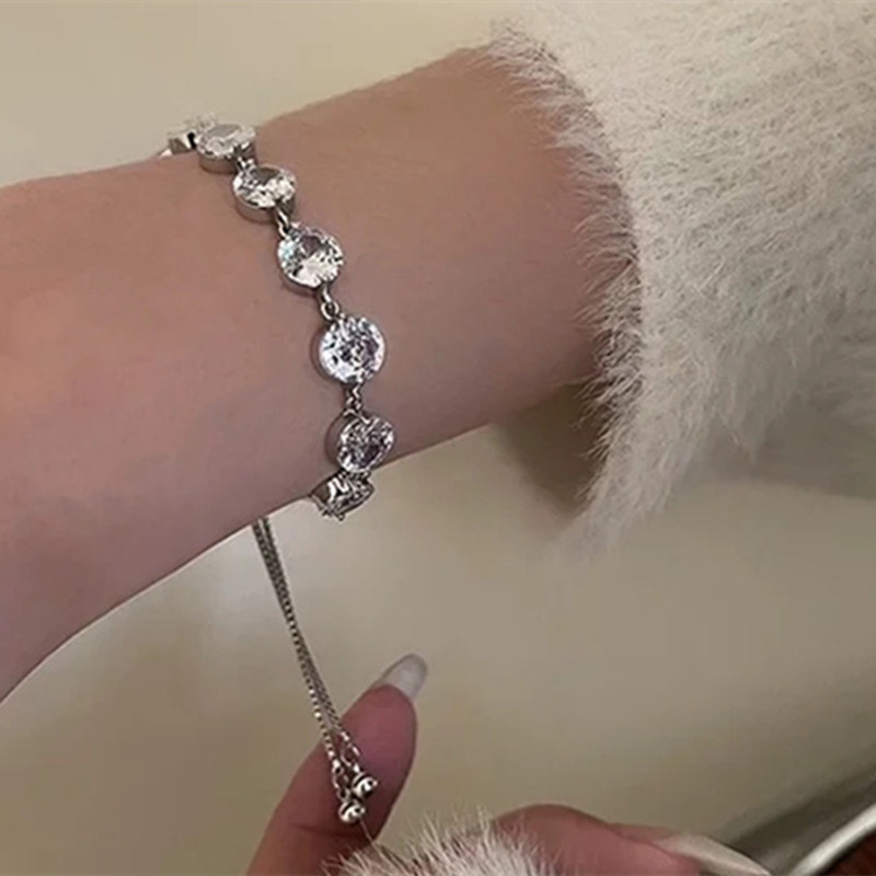 

Copper Inlaid Zircon Bracelet Niche Design New Light Luxury Exquisite Simple Adjustable Women's